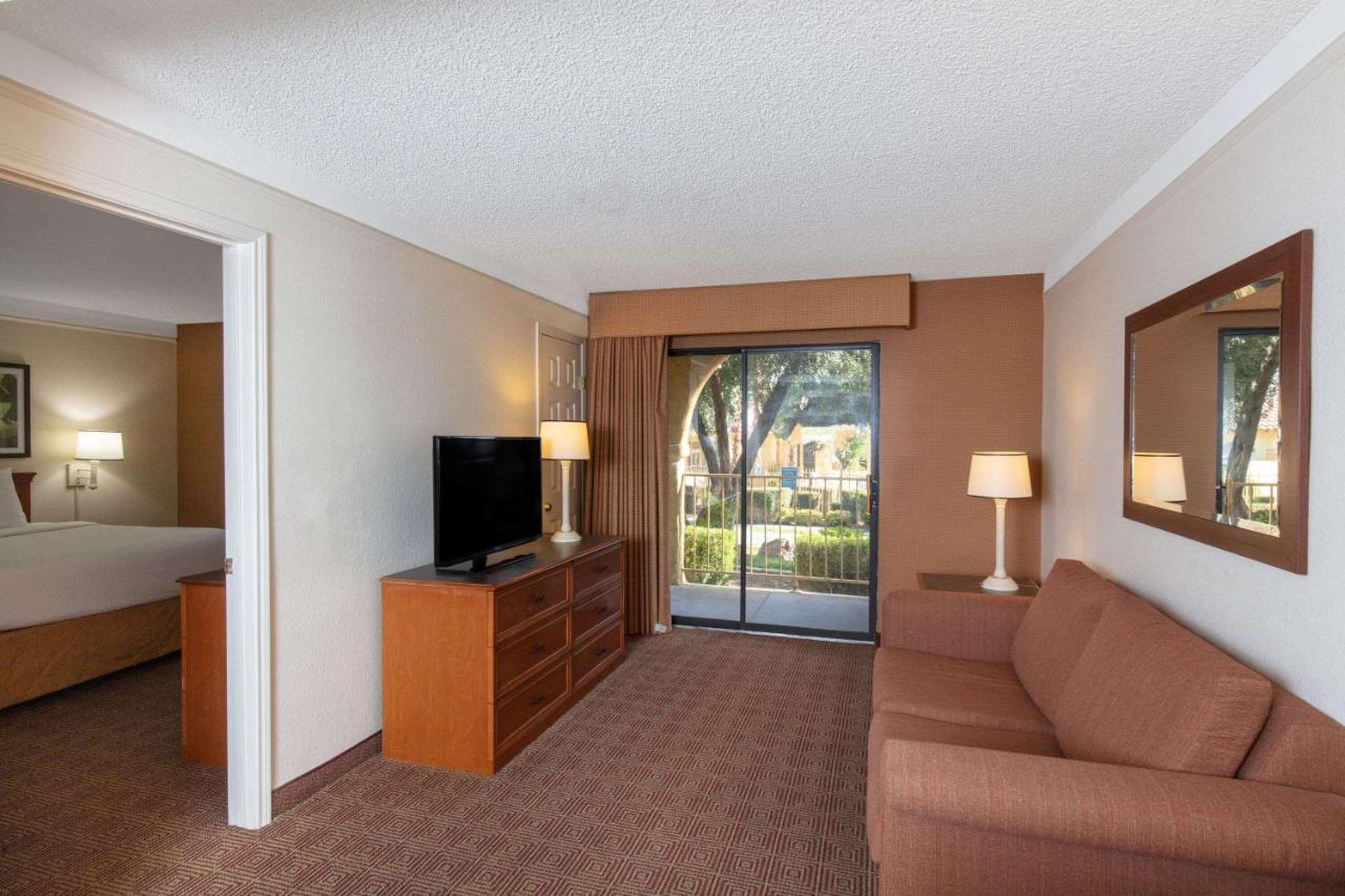 La Quinta By Wyndham Las Vegas Airport N Conv. Exterior foto